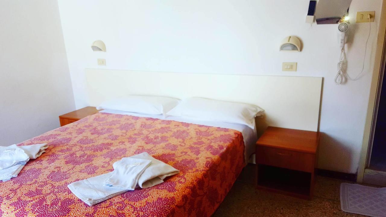 ريميني Hotel Moroni المظهر الخارجي الصورة