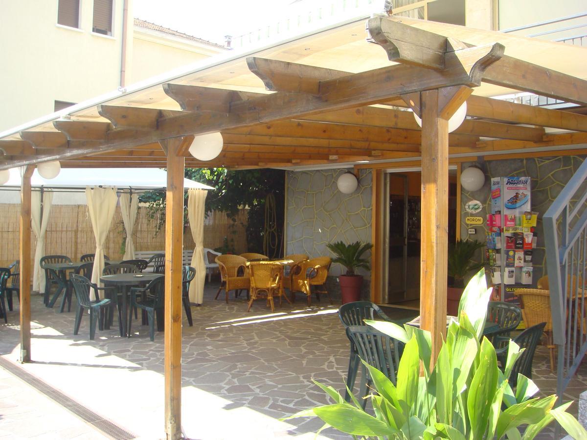 ريميني Hotel Moroni المظهر الخارجي الصورة