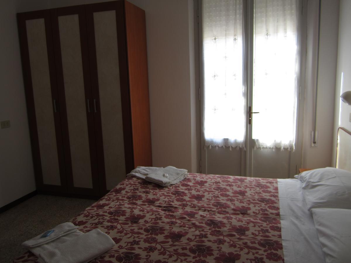ريميني Hotel Moroni المظهر الخارجي الصورة