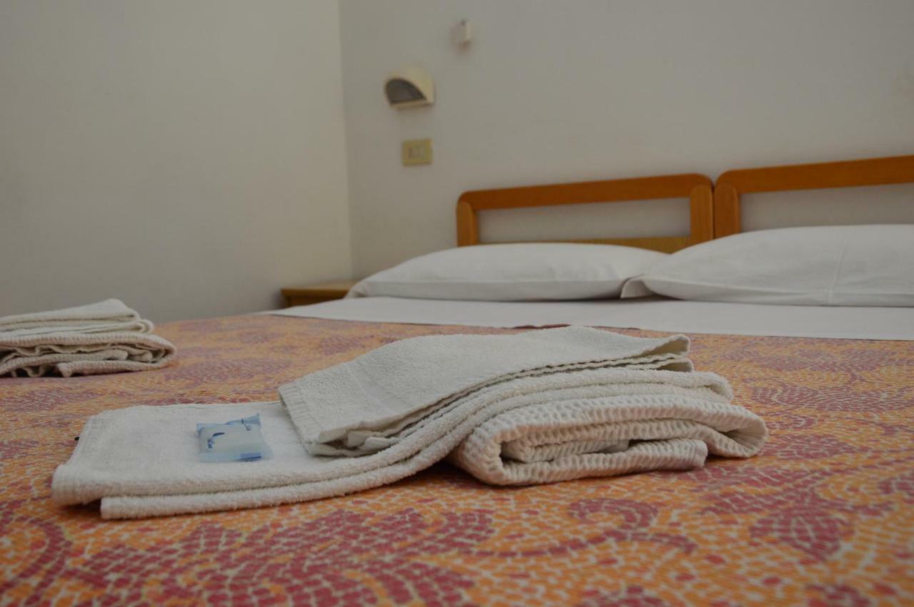 ريميني Hotel Moroni المظهر الخارجي الصورة